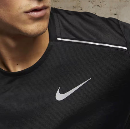 T’shirt Nike running noir