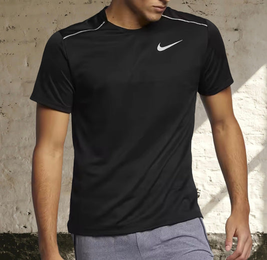 T’shirt Nike running noir