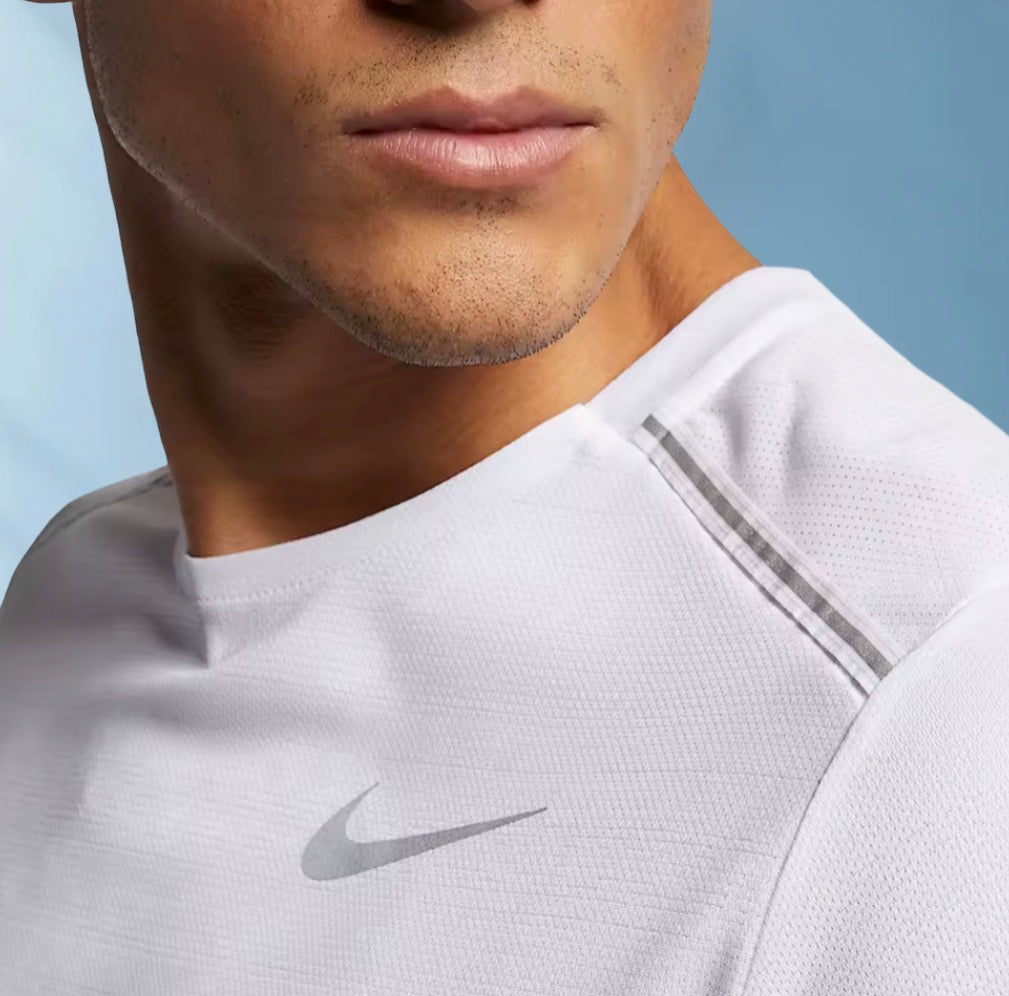 T’shirt Nike running blanc